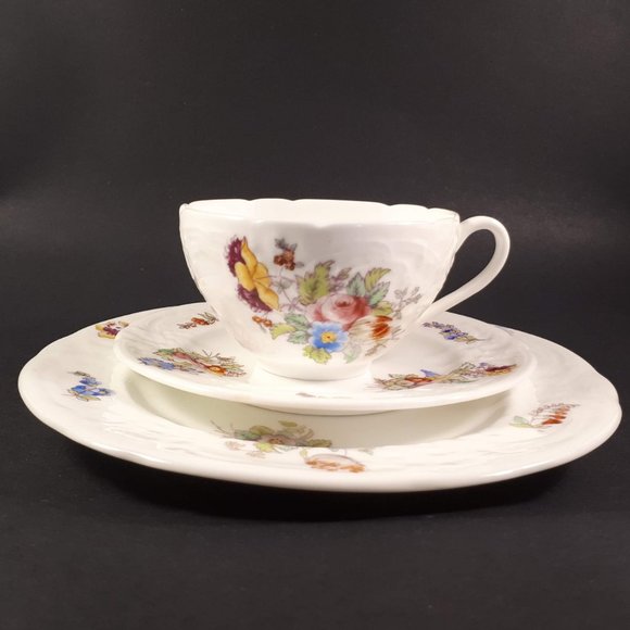 Vintage Coalport TRIO Floral Tea Cup , Saucer & plate pattern A.D 1750 - Picture 2 of 8